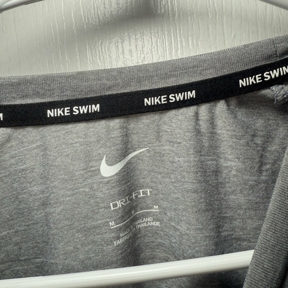 Nike Gray Short Sleeve Tee Performance Fabric - Picture 5 of 6